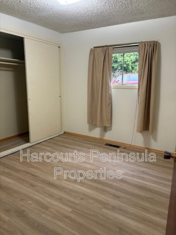 Foto del edificio - 1911 Jacobsen Blvd