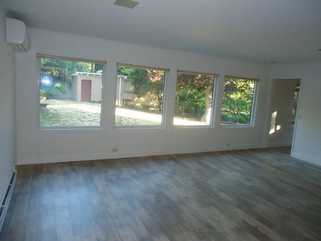 Building Photo - 1449 Portola Rd