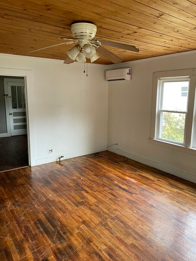 Building Photo - 1204 Willow St