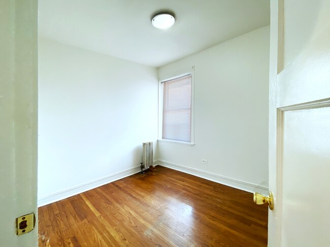 Foto del edificio - 7715 N Ashland Ave