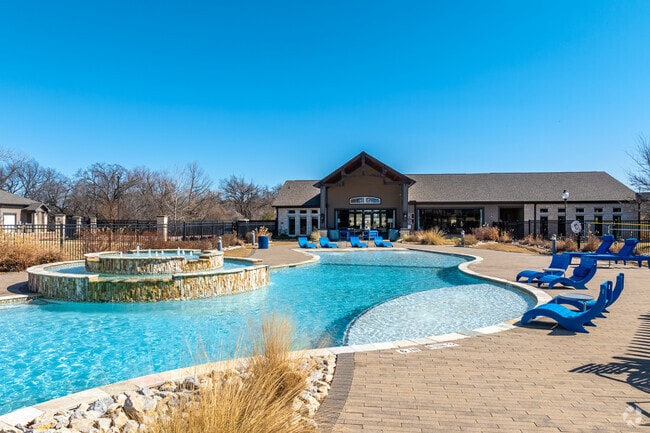 Resort-Style Swimming Pool - Reata West Apartments
