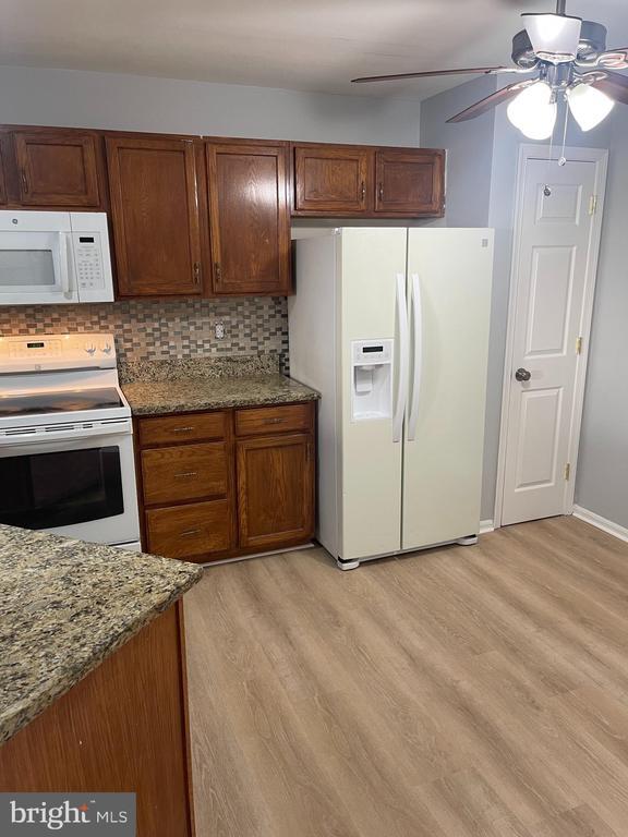 Foto del edificio - 9195 Cardinal Forest Ln