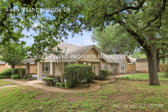 Building Photo - 4415 Meadowbrook Dr