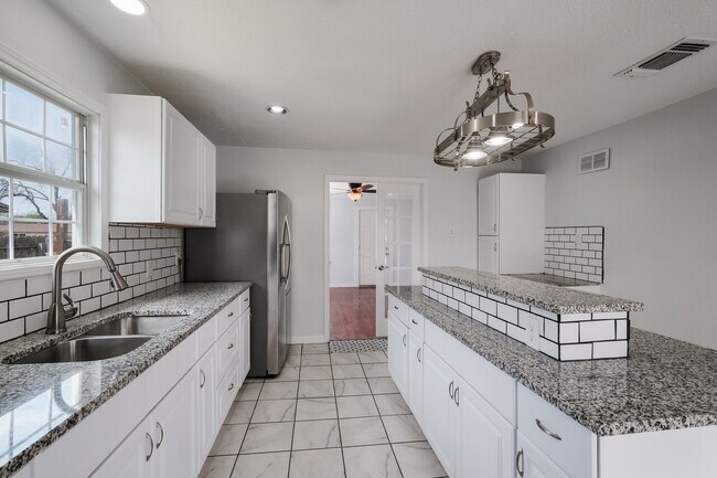Building Photo - 234 Readwell Unit 1