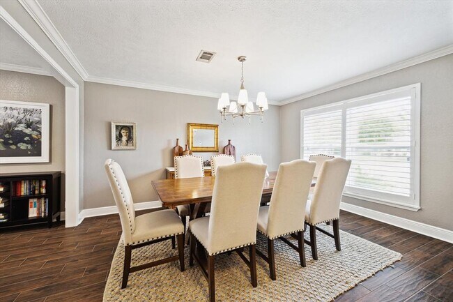 Foto del edificio - 5807 Duxbury St