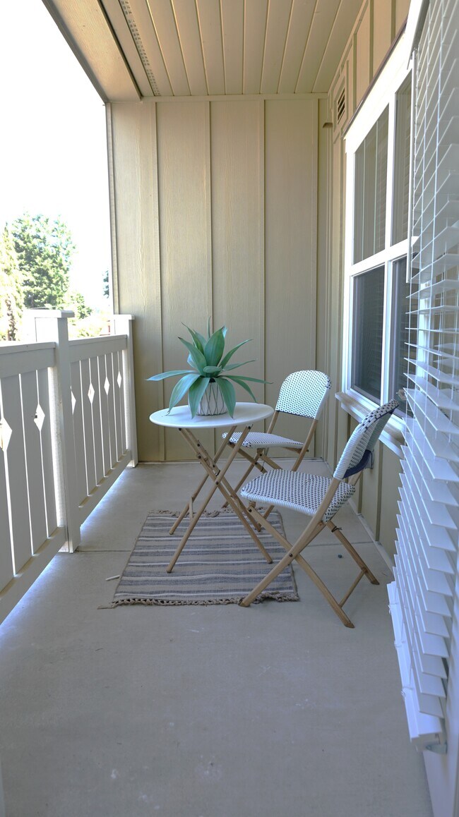 Silver Leaf Residence 55+ Community Apartments in Olympia, WA