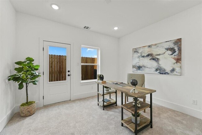 Building Photo - 4802 Cochran St