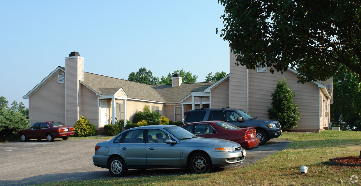 Building Photo - 2601 Millborough Ct
