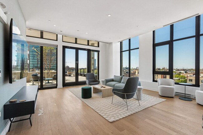Foto del edificio - 1100 W Grand Ave