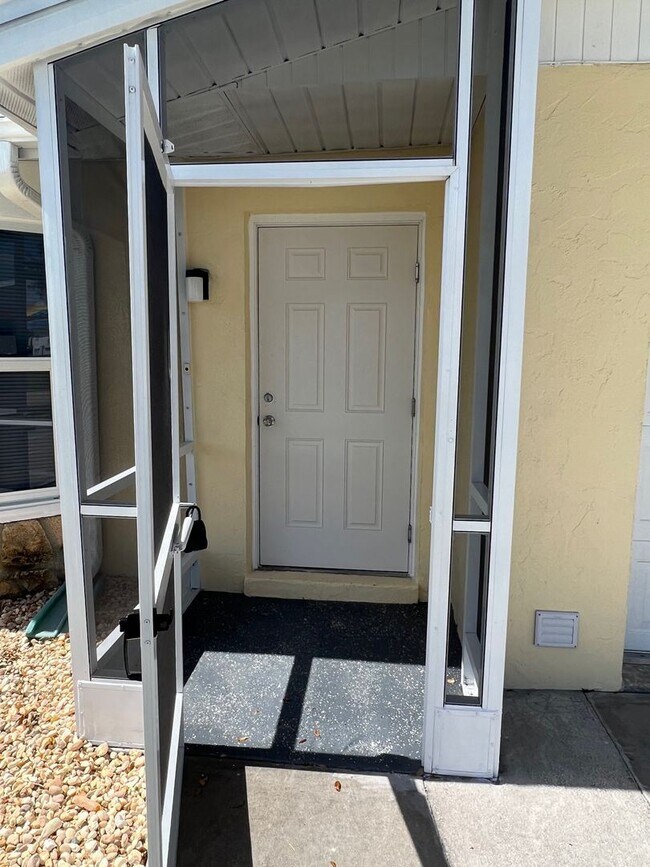 Foto del edificio - 2 br, 2 bath House - 20250 Midway Blvd