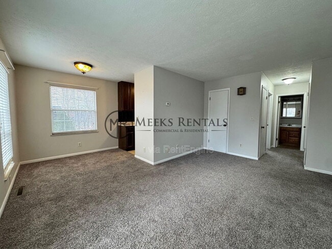 Building Photo - 4 Dalton Way