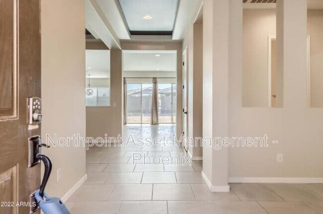 Building Photo - 19011 W Medlock Dr