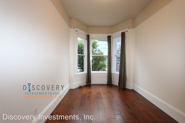 Building Photo - 2 br, 1 bath House - 39 Moss St. #A