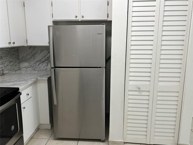 Foto del edificio - 7290 NW 114th Ave