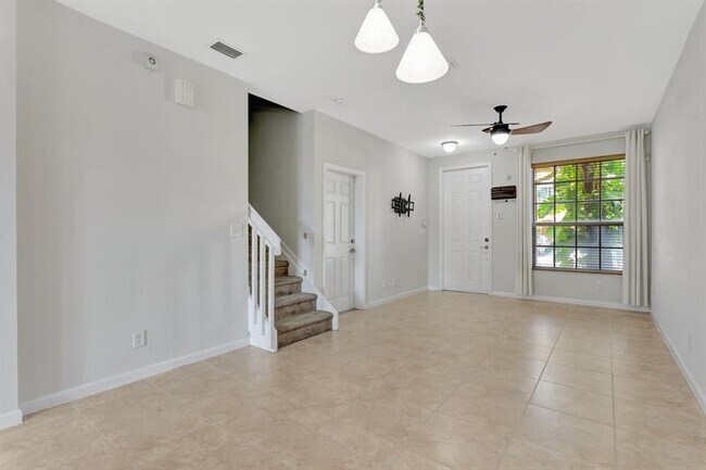 Building Photo - 3204 NW 33rd St