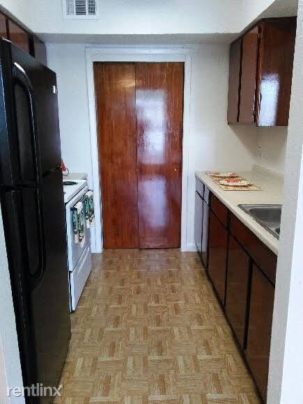 Foto del edificio - 2907 Red Bluff Rd