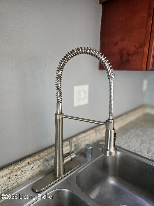 Foto del edificio - 9703 Dolphin Ct