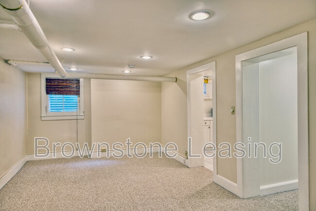 Photo - 1124 Emerson St Apartment