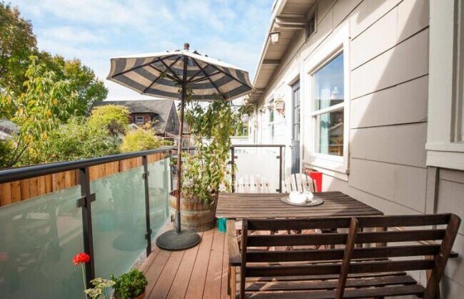 Building Photo - 2 bedroom in Berkeley CA 94703