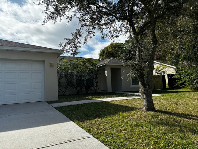 Building Photo - Palm Bay Home - fenced yard