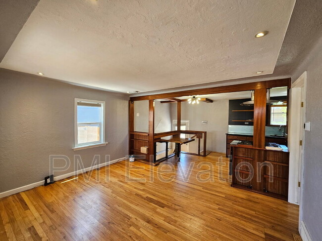 Foto del edificio - 1332 W Virginia Ave