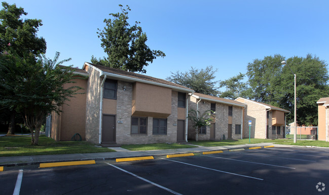 Building Photo - Victory Pointe Apartments