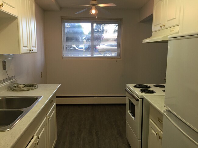 Photo du bâtiment - 1 Bed 1 Bath Unit in Edmonton, AB