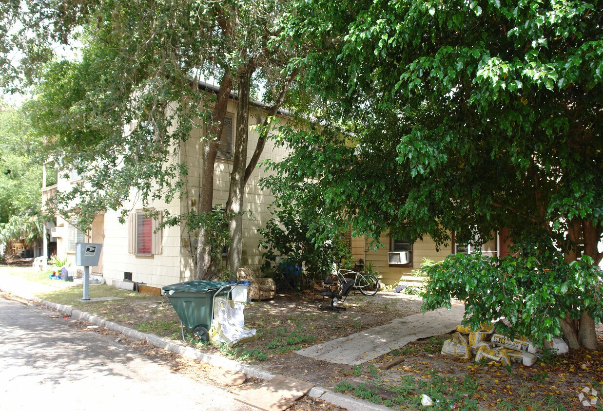 Building Photo - 108 Sutton St