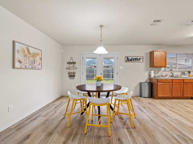 Foto del edificio - 2817 Maegen Cir