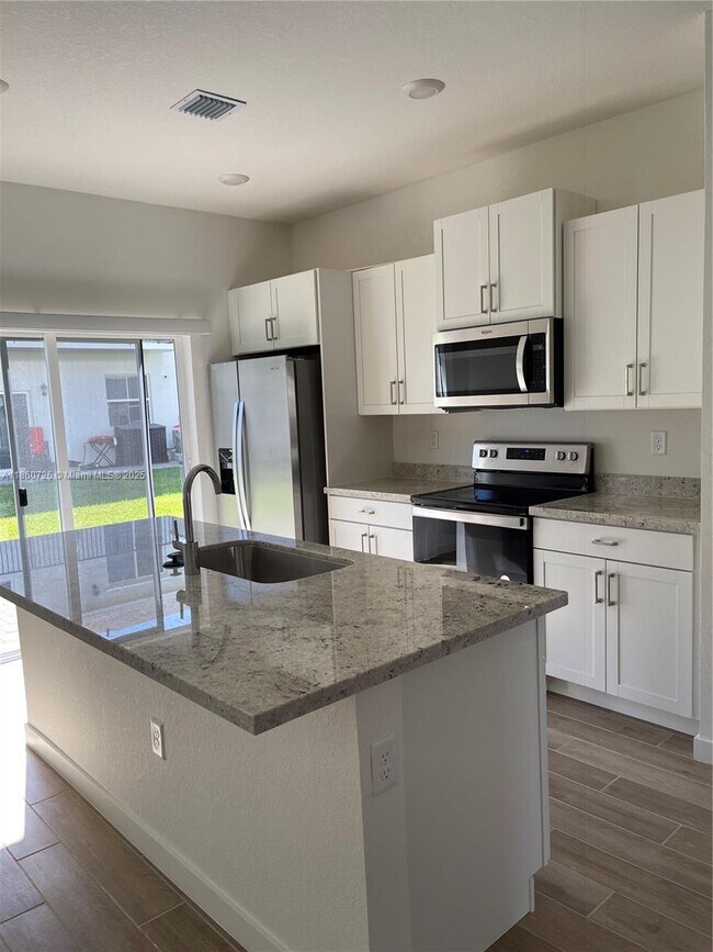 Foto del edificio - 752 SE 17th St