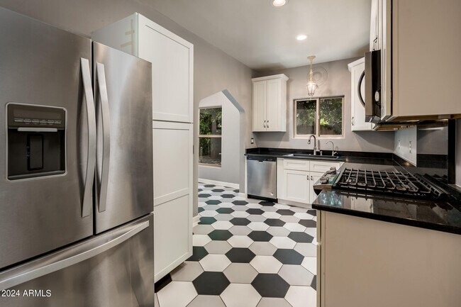 Foto del edificio - 40 W Medlock Dr