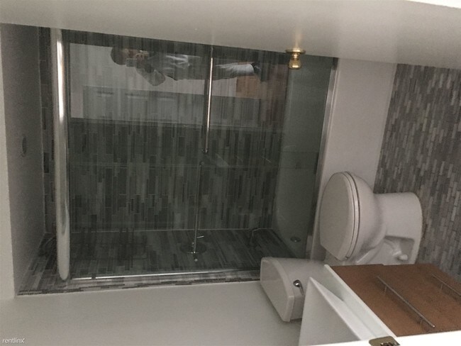 Foto del edificio - 2 br, 1 bath  - 1408 Carriage Ln Apt 5