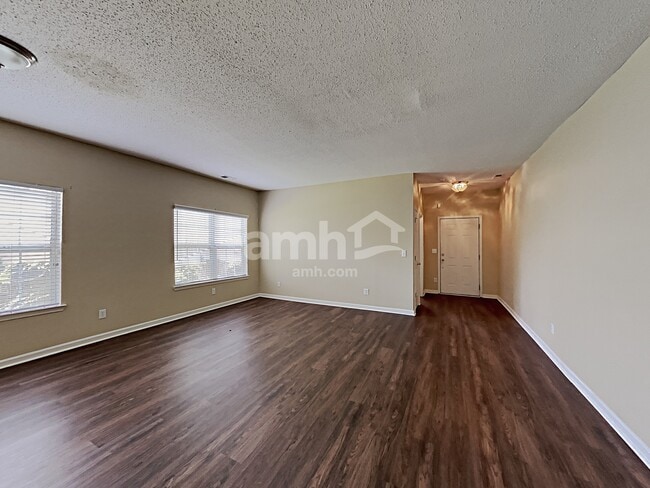 Foto del edificio - 2006 Farm Hill Ct