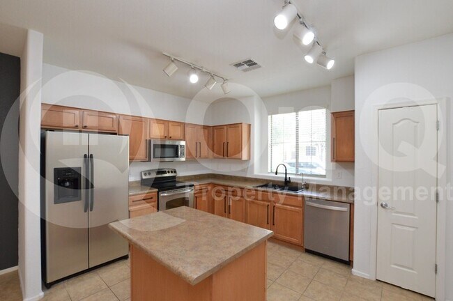 Building Photo - 4355 E Selena Dr