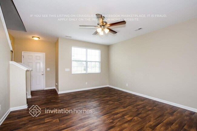 Foto del edificio - 4007 Blue Stream Ln