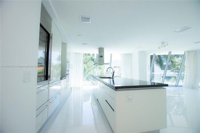 Foto del edificio - 2950 NE 188th St