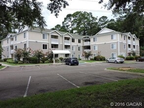Building Photo - 4000 SW 23rd St