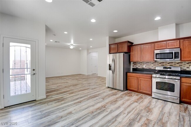 Foto del edificio - 2613 Romarin Terrace