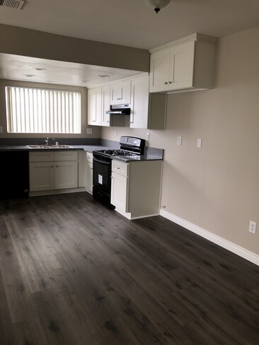Foto del edificio - 21427 Bloomfield Ave