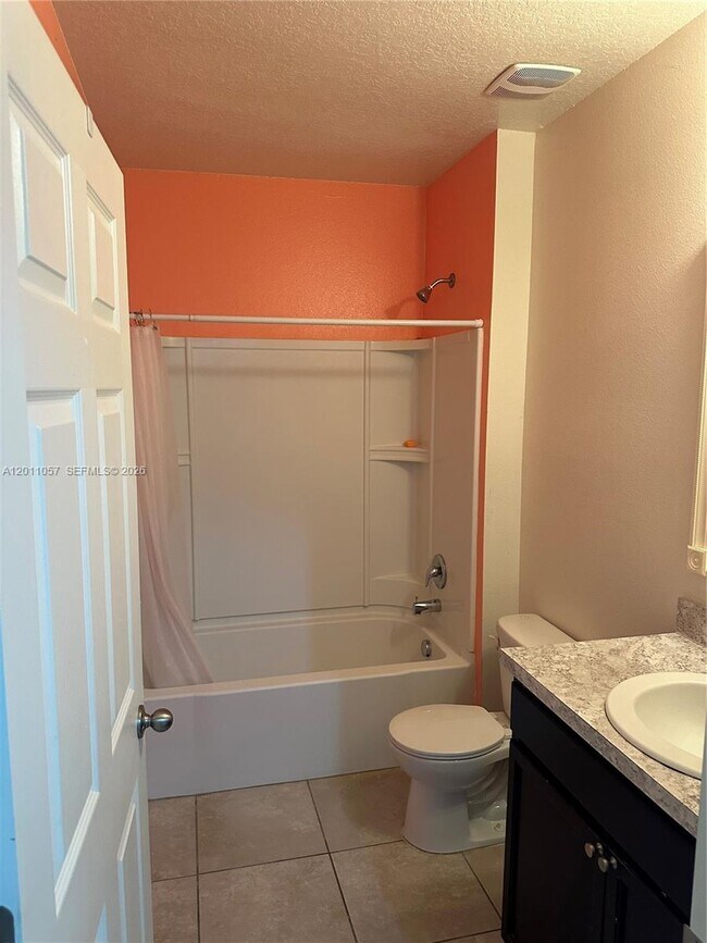 Foto del edificio - 8629 Cobblestone Dr