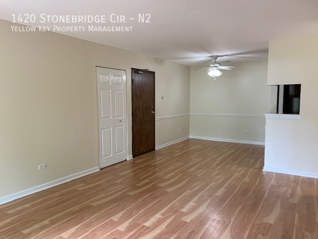 Building Photo - 1420 Stonebridge Cir