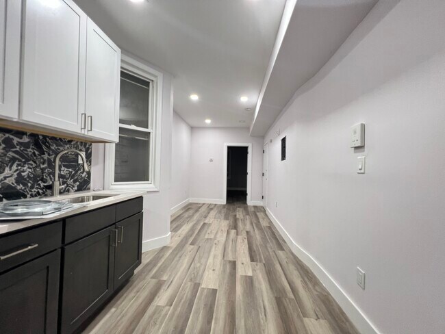 47 Avenida Logan 3R - 44 Logan Ave