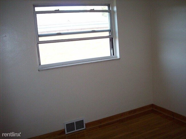 Building Photo - 3 br, 1.5 bath House - 101 Greenbriar Drive