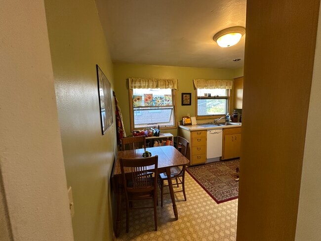 Foto del edificio - 305 N Midvale Blvd