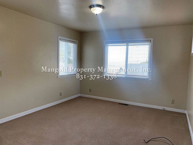 Building Photo - Great Home With Beautiful Monterey Bay View