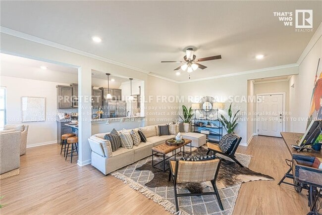 Building Photo - 347 W Tyler Rd