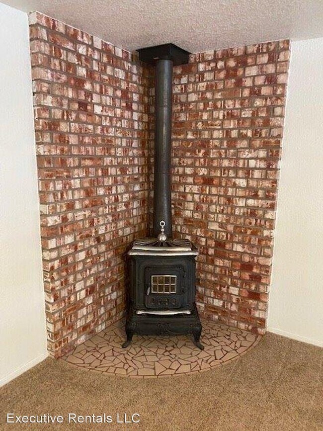 Foto del edificio - 4 br, 2 bath House - 4670 April