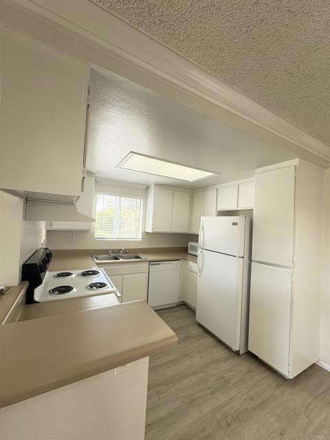 Foto del edificio - 201 Woodland Pkwy