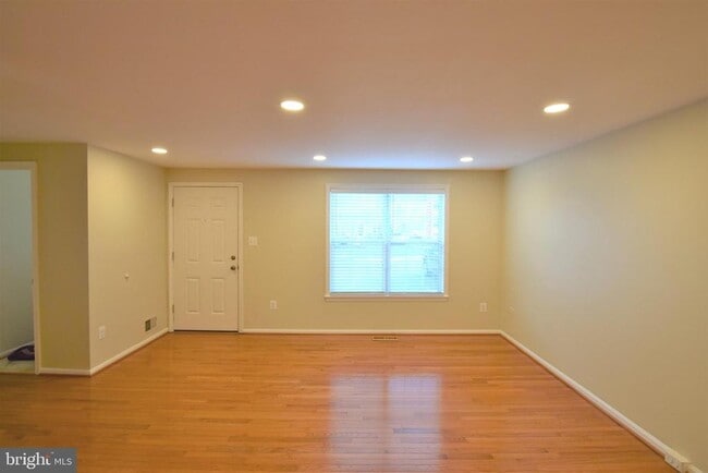 Building Photo - 6605 Briarleigh Way