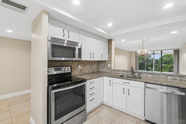 Building Photo - 6562 Boca Del Mar Dr